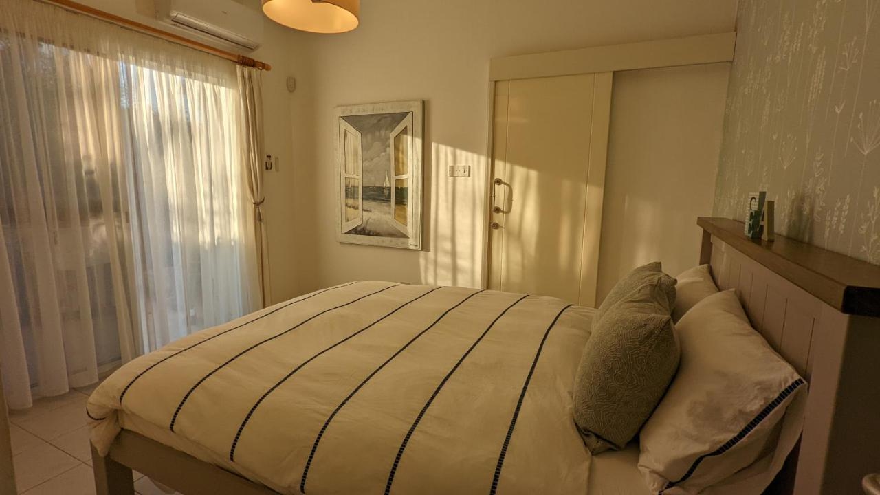 Stylish Garden Apartment At Paphos Harbour Exterior photo